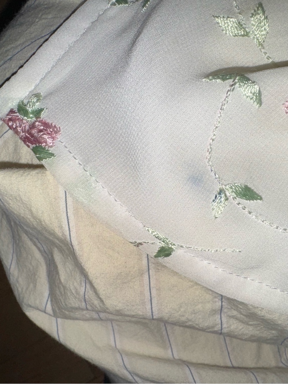 Enduring Kairos Floral Open-back Camisole with Pink Flowers - Picture 2 of 2